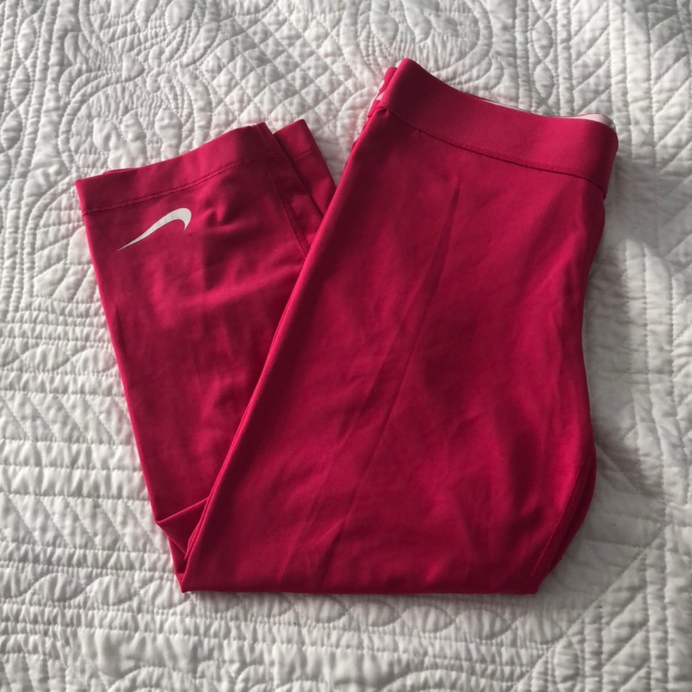 NIKE | Hot Pink Nike Pro Leggings